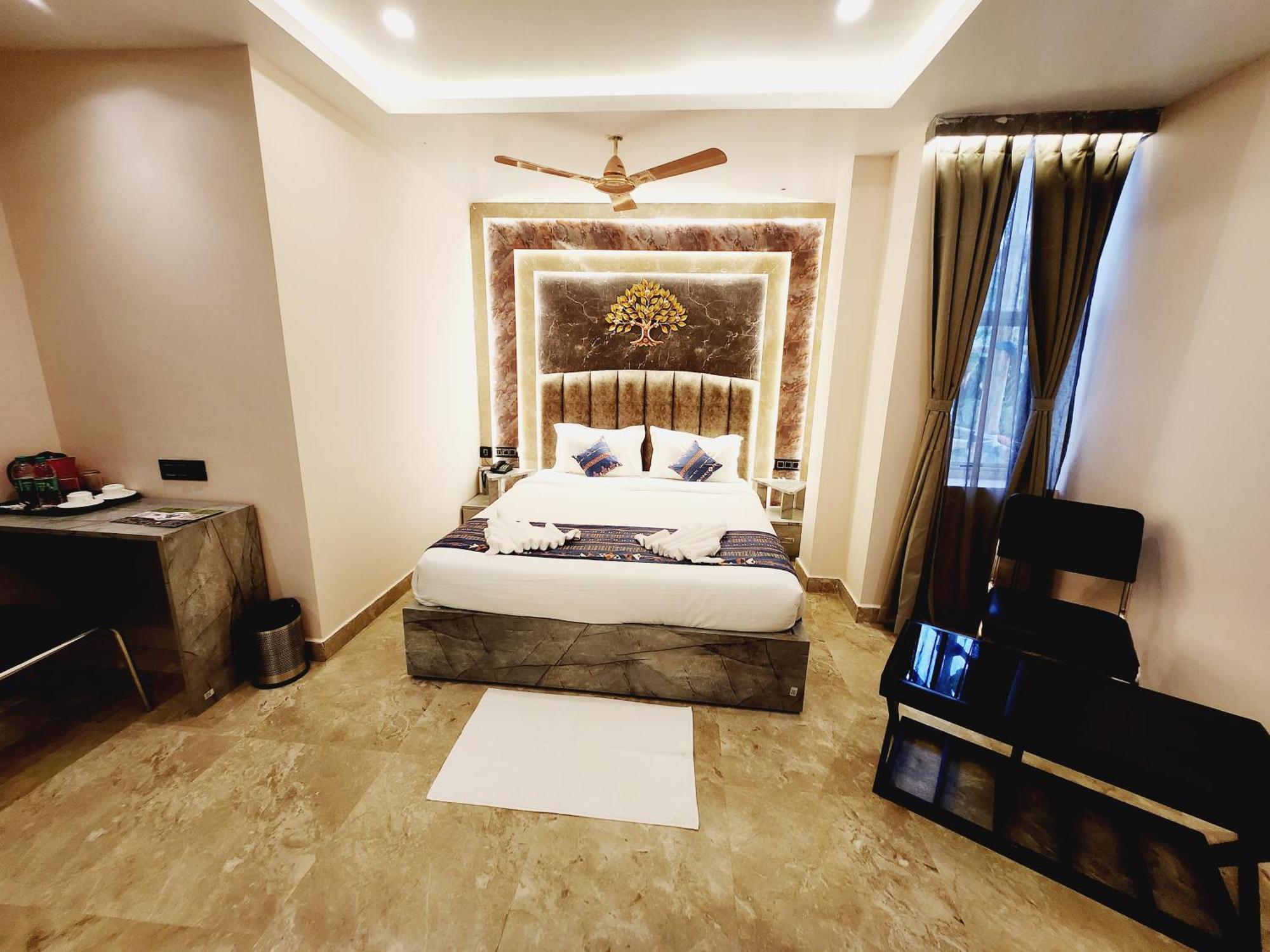 The Greenstar Inn Premium บูบันเนสชวาร์ ภายนอก รูปภาพ