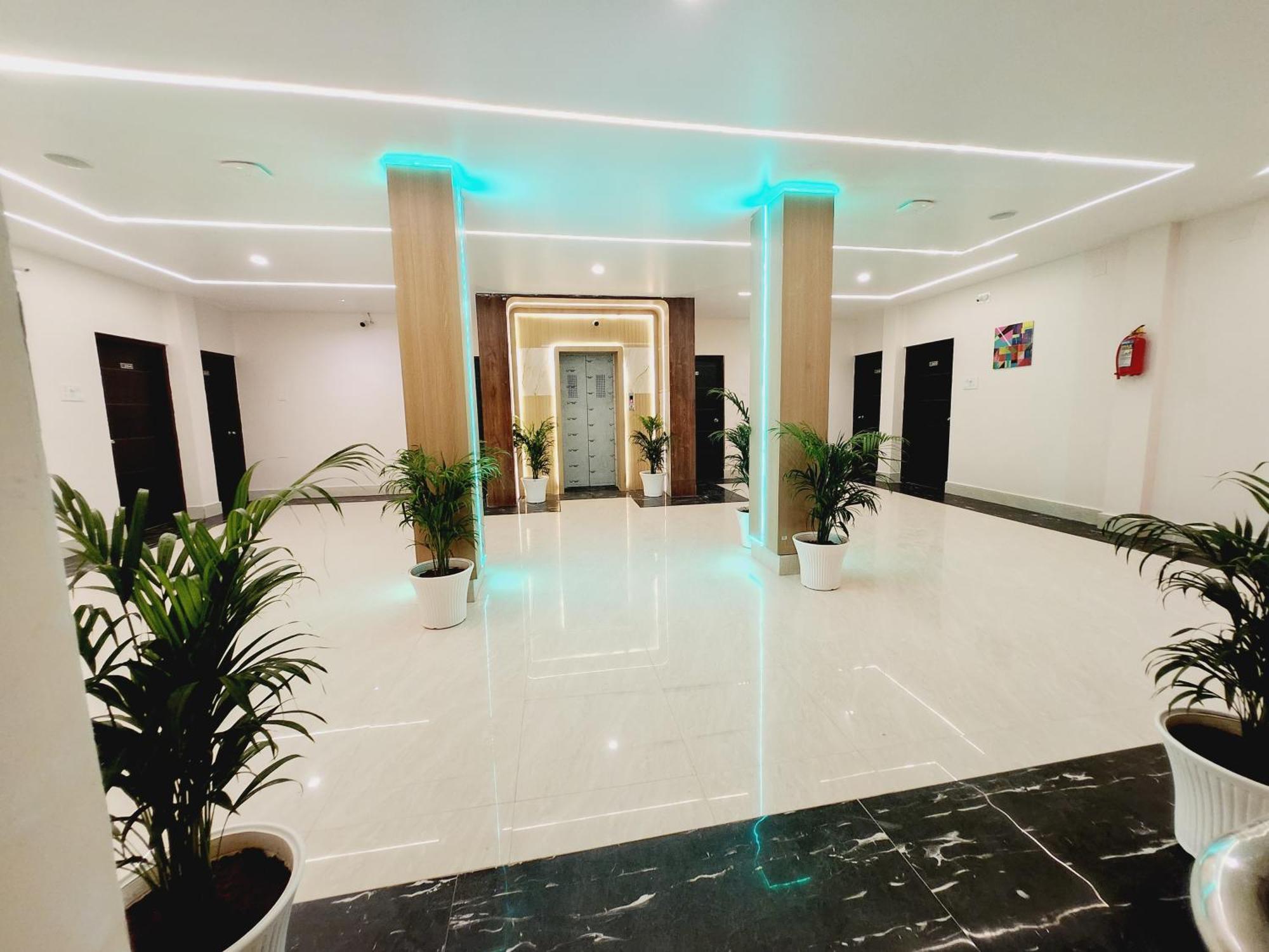 The Greenstar Inn Premium บูบันเนสชวาร์ ภายนอก รูปภาพ